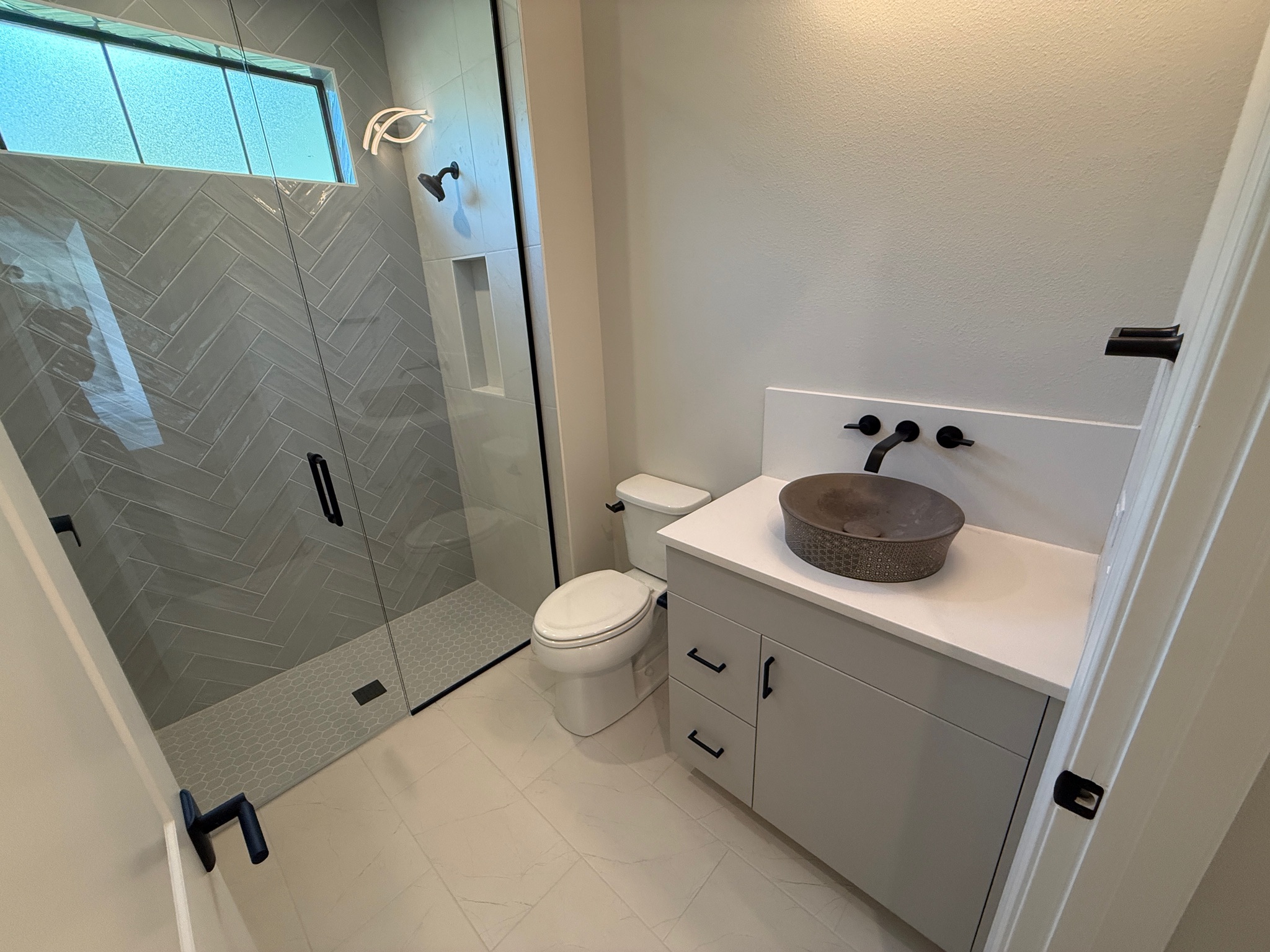 Polished marble luxury finish