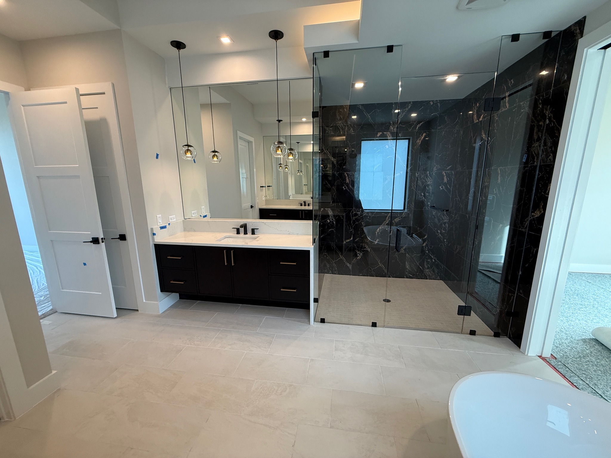 Seamless countertop backsplash transition