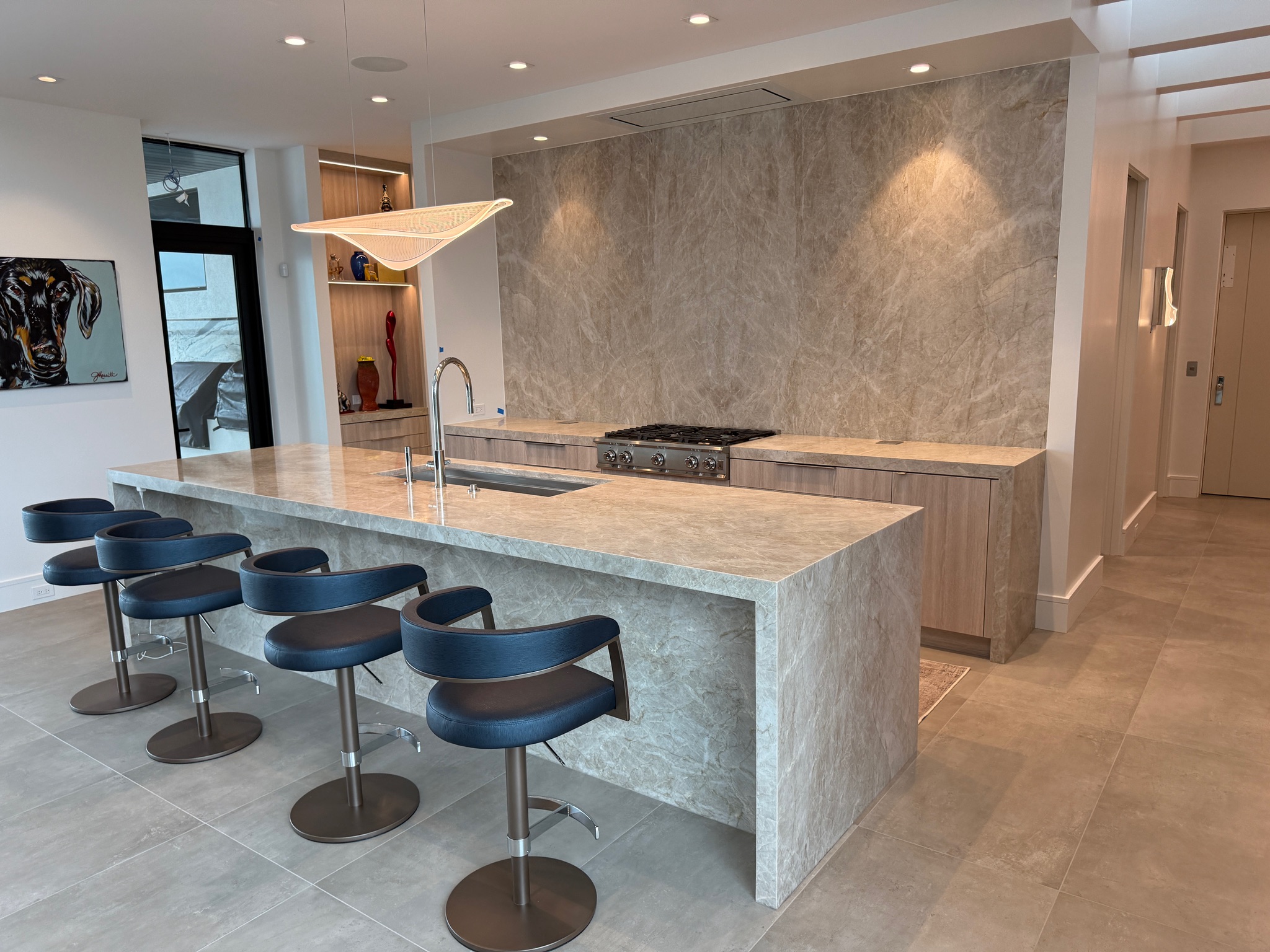 His and hers bathroom quartzite countertops