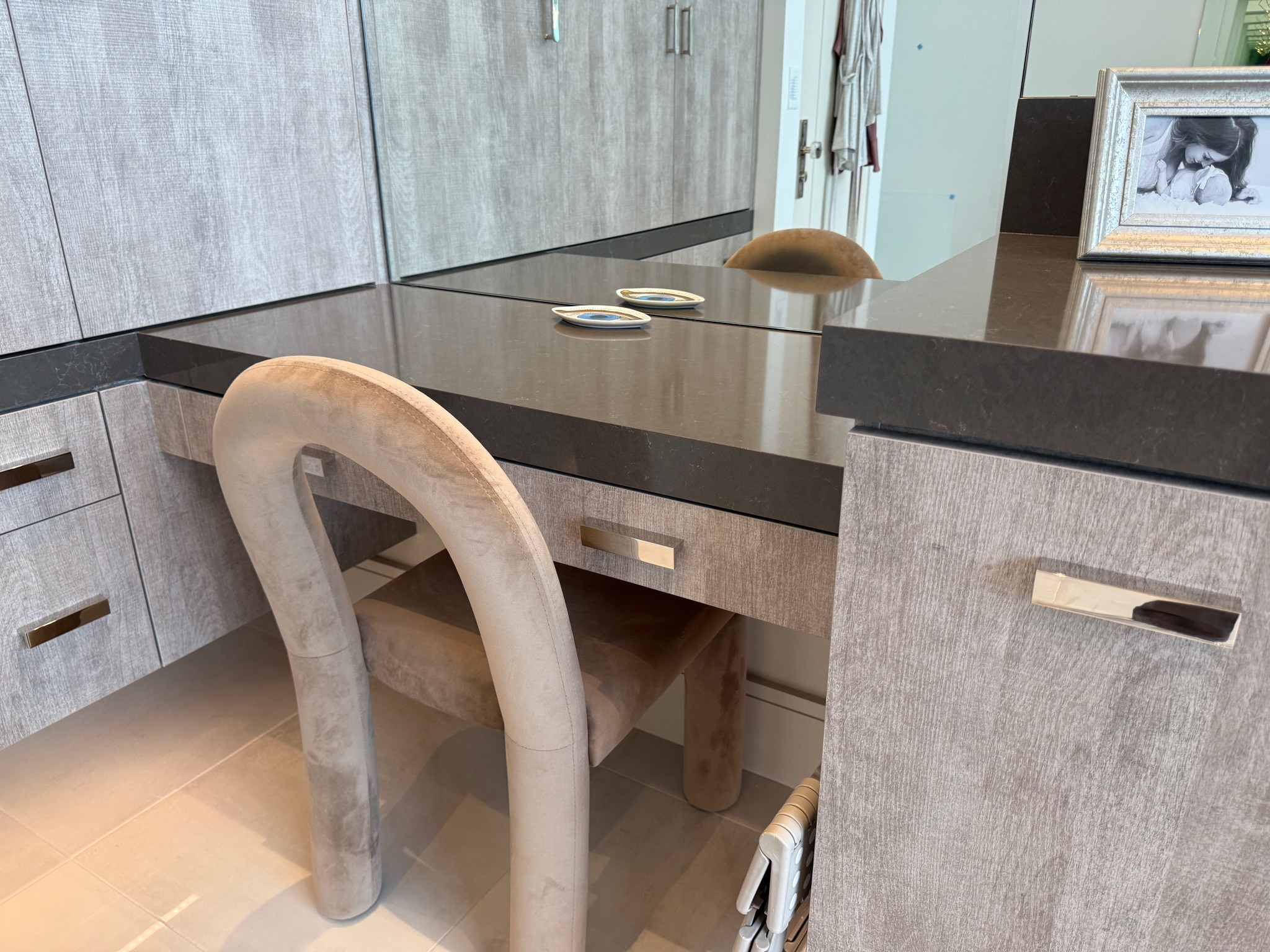 Dining room accent wall granite installation